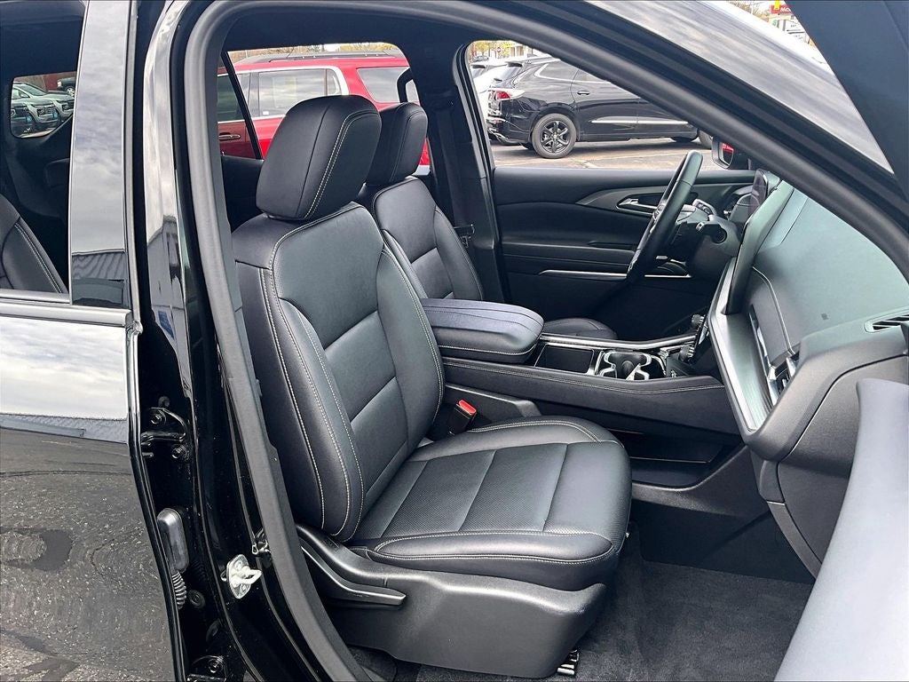 2025 Chevrolet Traverse LT 2LT