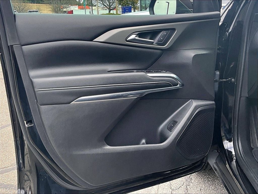 2025 Chevrolet Traverse LT 2LT