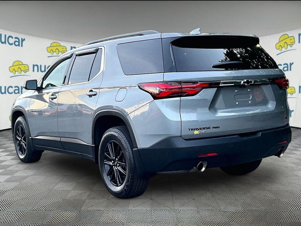 2023 Chevrolet Traverse LT Leather