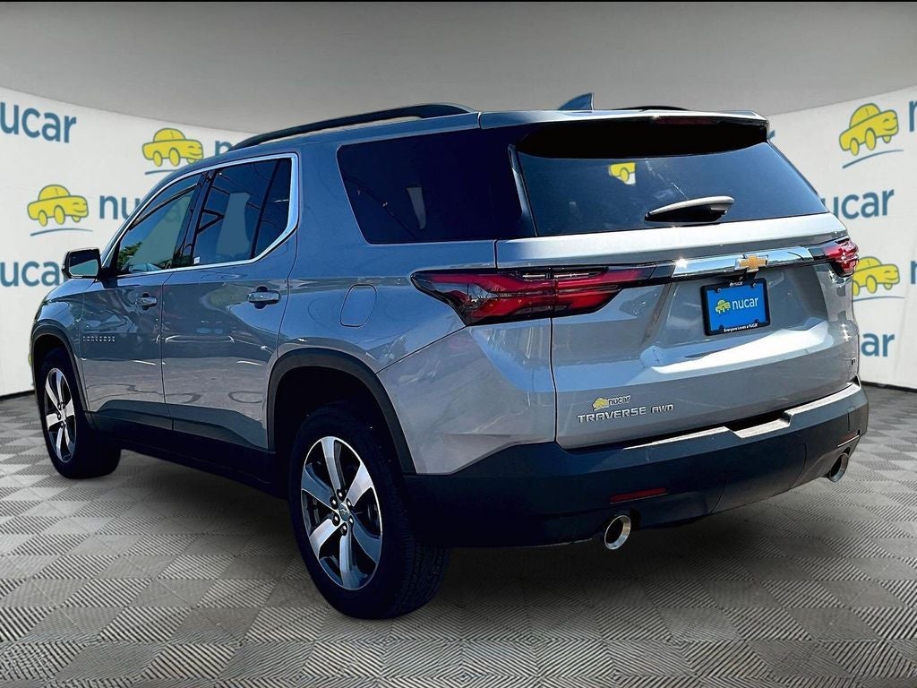 2023 Chevrolet Traverse LT Leather