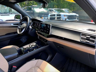 2024 Volkswagen Atlas Cross Sport 2.0T SE w/Technology