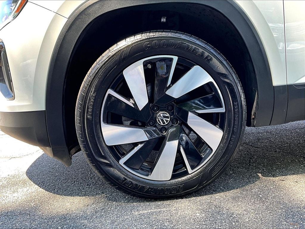 2024 Volkswagen Atlas Cross Sport 2.0T SE w/Technology