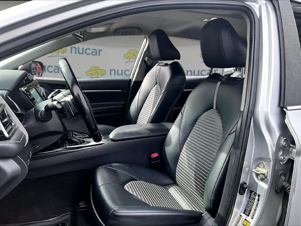 2019 Toyota Camry SE
