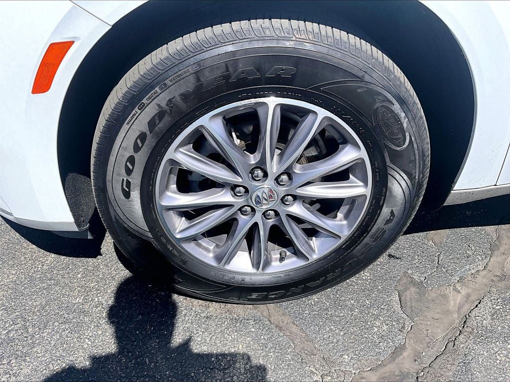 2023 Buick Enclave Essence