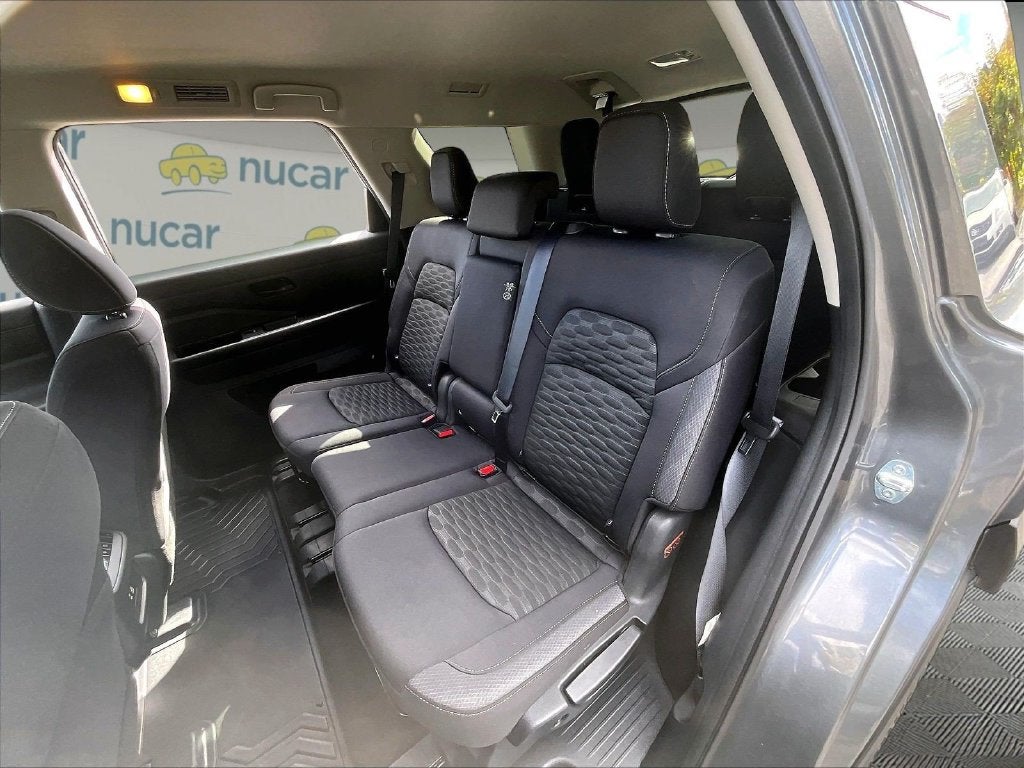 2024 Nissan Pathfinder SV
