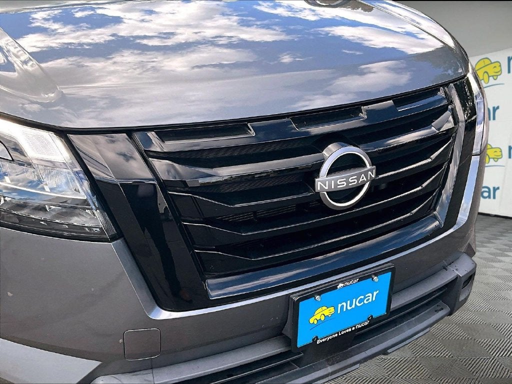 2024 Nissan Pathfinder SV