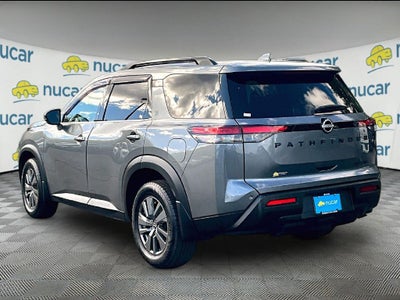 2024 Nissan Pathfinder SV