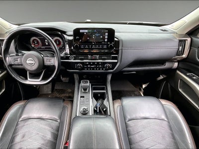 2023 Nissan Pathfinder Platinum