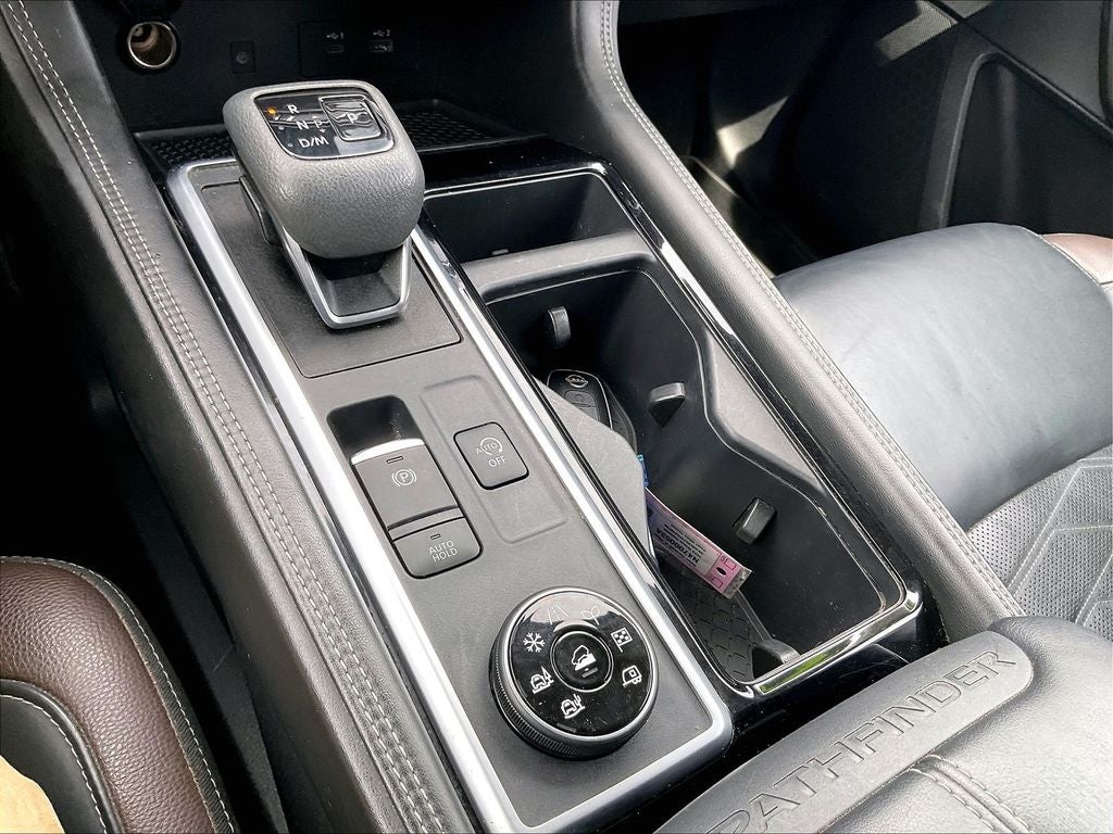 2023 Nissan Pathfinder Platinum