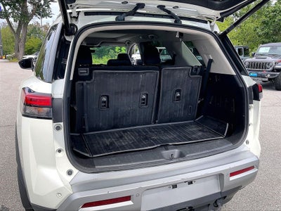 2023 Nissan Pathfinder Platinum
