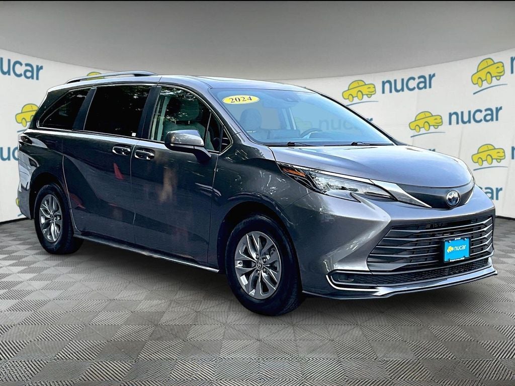 2024 Toyota Sienna LE 8 Passenger