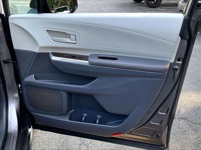 2024 Toyota Sienna LE 8 Passenger