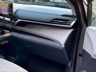 2024 Toyota Sienna LE 8 Passenger