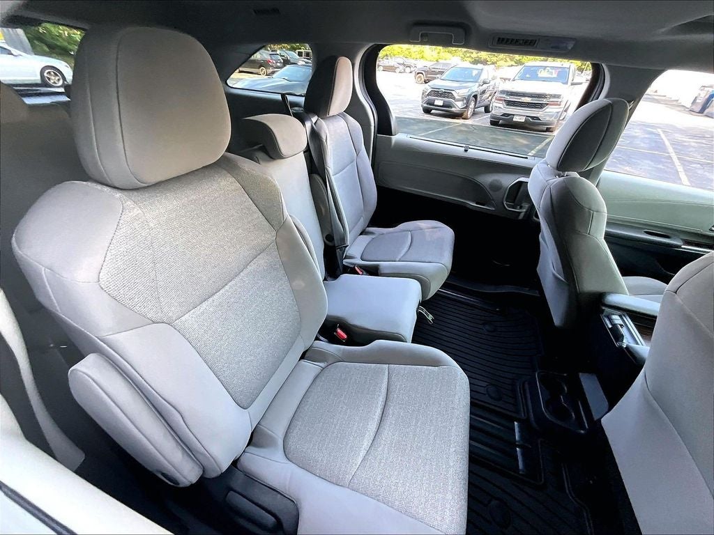 2024 Toyota Sienna LE 8 Passenger