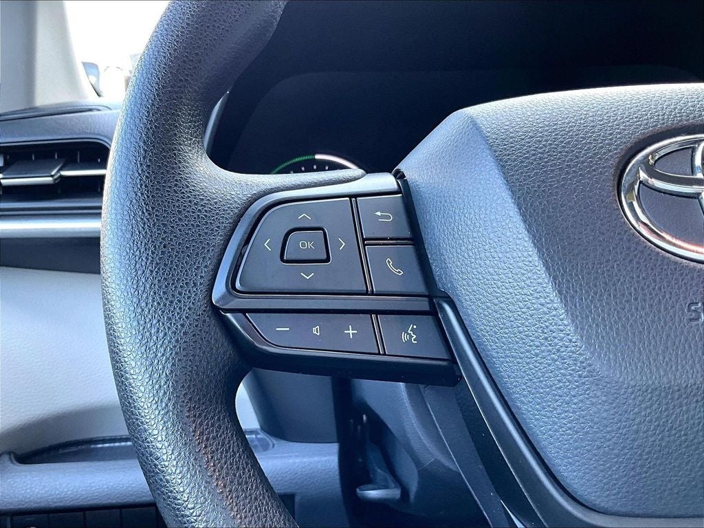 2024 Toyota Sienna LE 8 Passenger