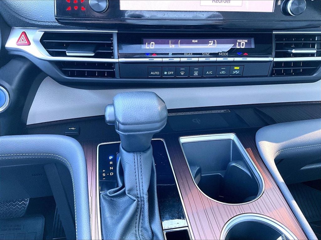2024 Toyota Sienna LE 8 Passenger