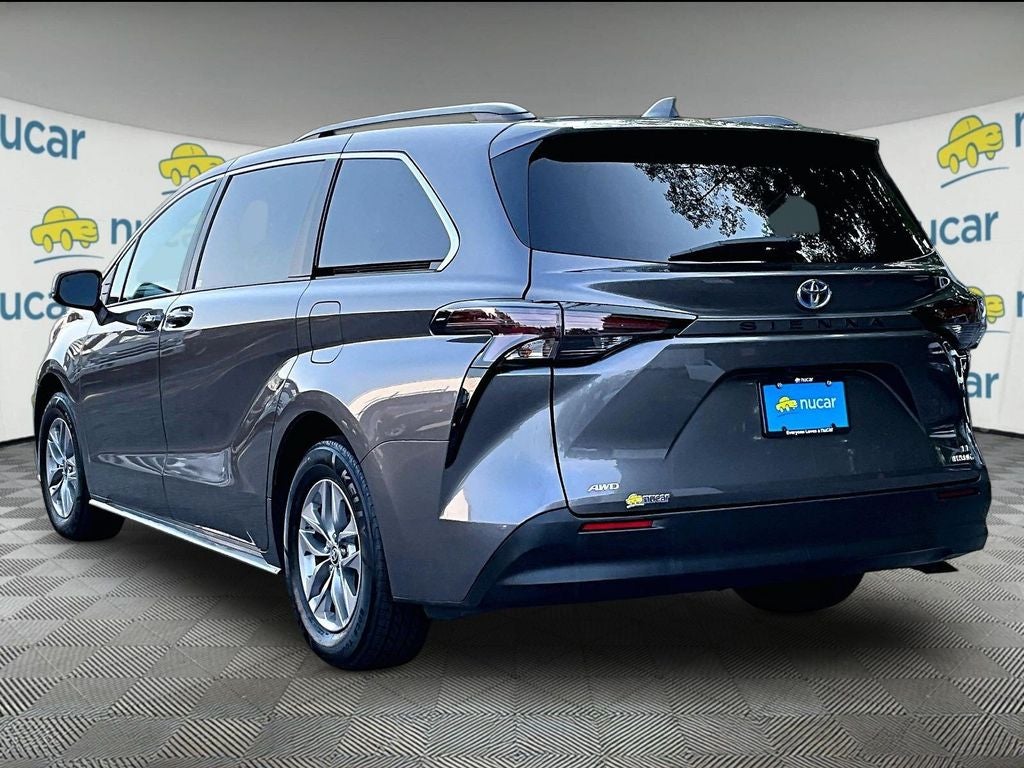 2024 Toyota Sienna LE 8 Passenger