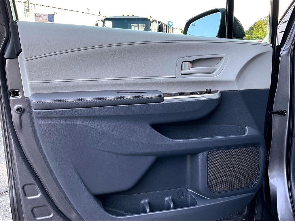 2024 Toyota Sienna LE 8 Passenger
