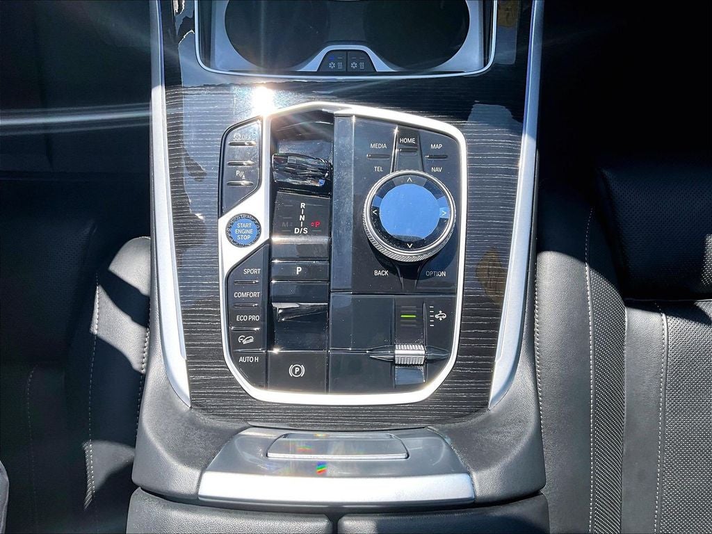 2025 BMW X7 M60i