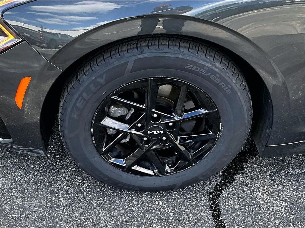 2025 Kia K5 LXS