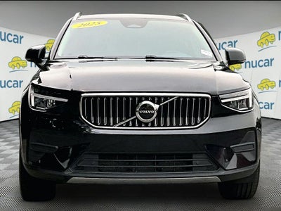 2025 Volvo XC40 B5 Core