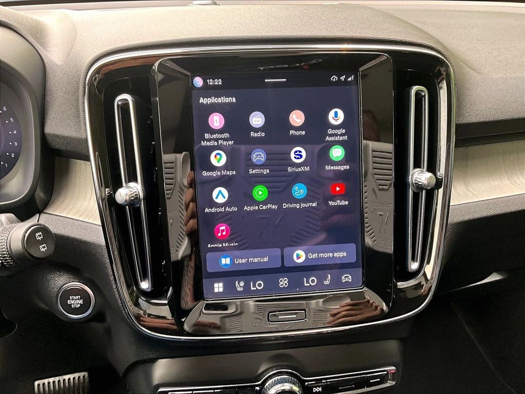 2025 Volvo XC40 B5 Core