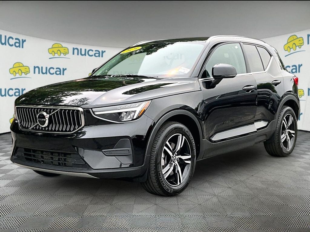 2025 Volvo XC40 B5 Core