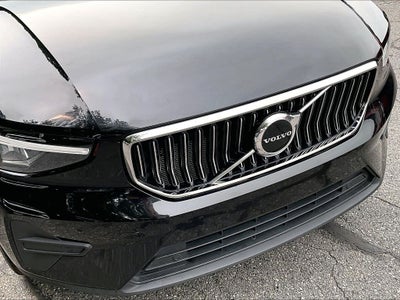 2025 Volvo XC40 B5 Core