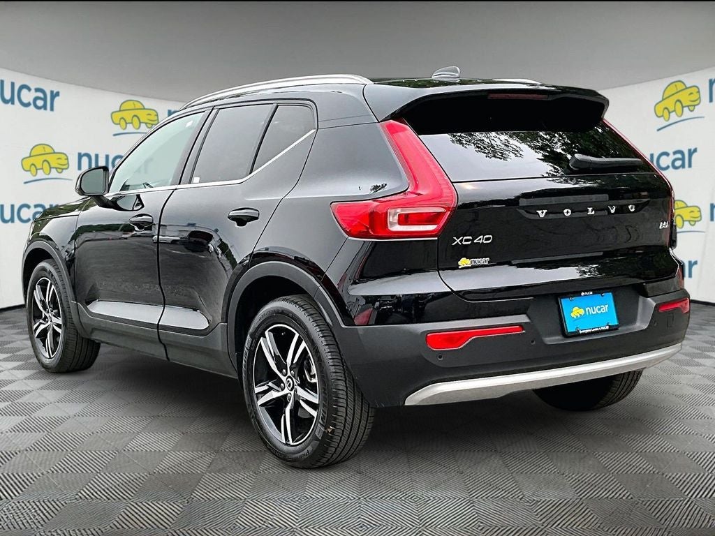 2025 Volvo XC40 B5 Core