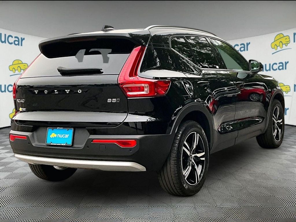 2025 Volvo XC40 B5 Core