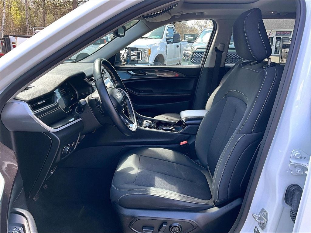 2022 Jeep Grand Cherokee Laredo