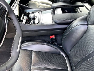 2023 Jeep Wagoneer Base