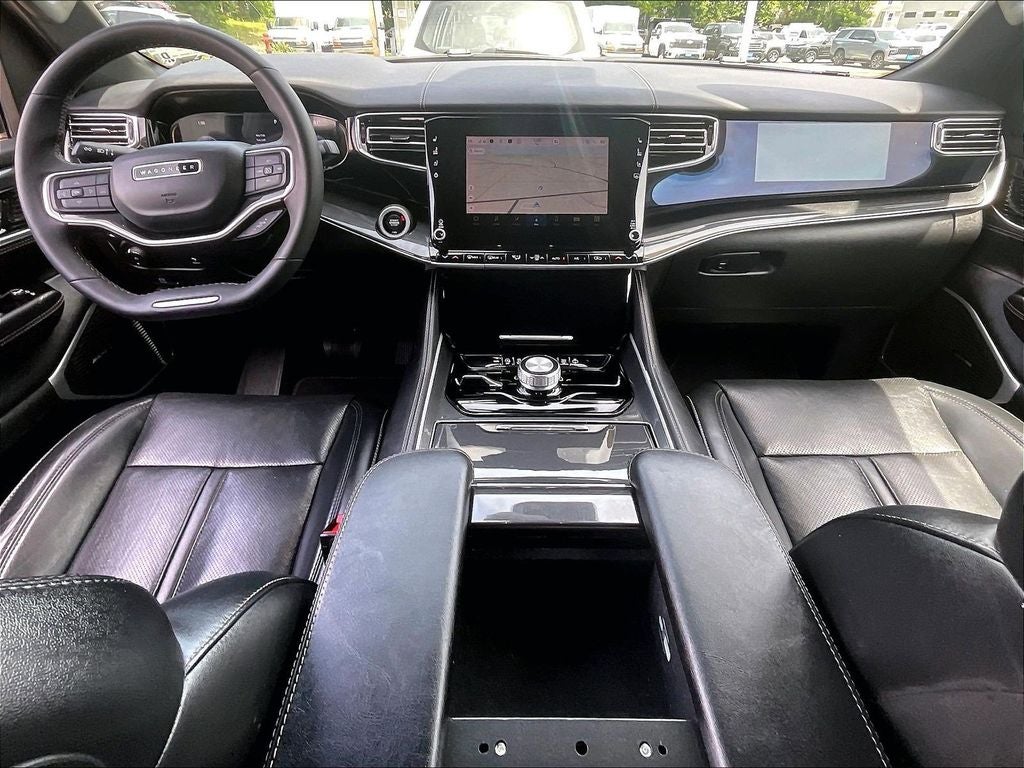 2023 Jeep Wagoneer Base