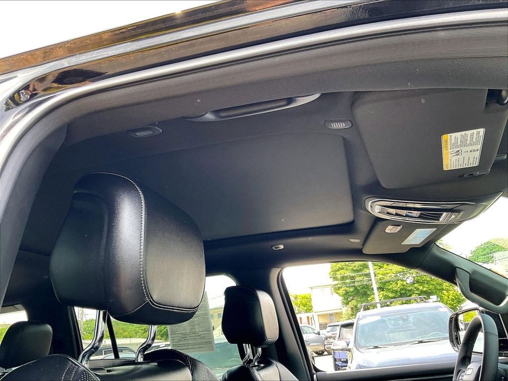 2023 Jeep Wagoneer Base