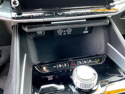 2023 Jeep Wagoneer Base