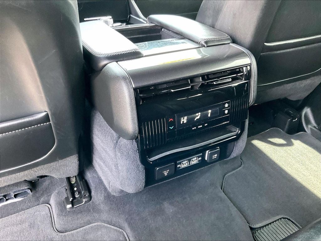 2023 Jeep Wagoneer Base