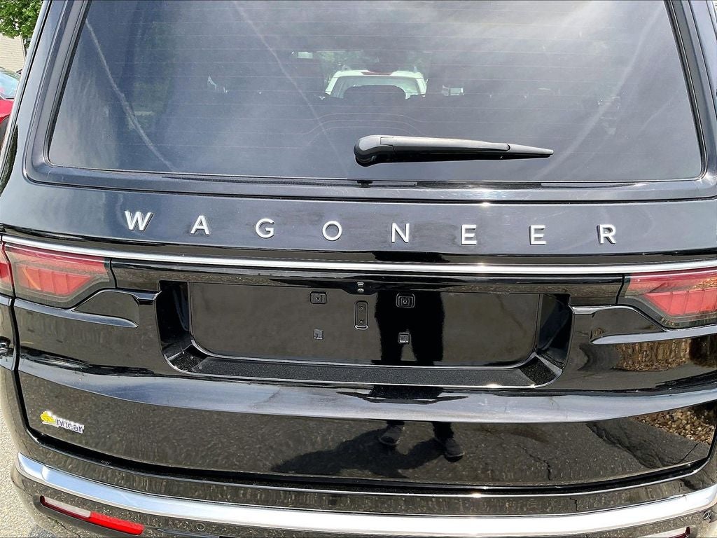 2023 Jeep Wagoneer Base