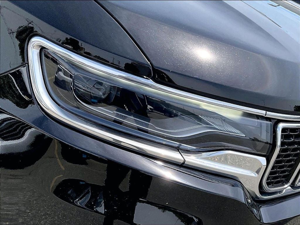 2023 Jeep Wagoneer Base