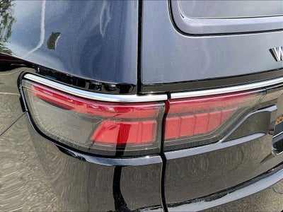 2023 Jeep Wagoneer Base