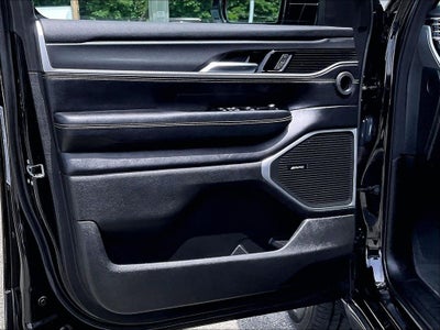 2023 Jeep Wagoneer Base