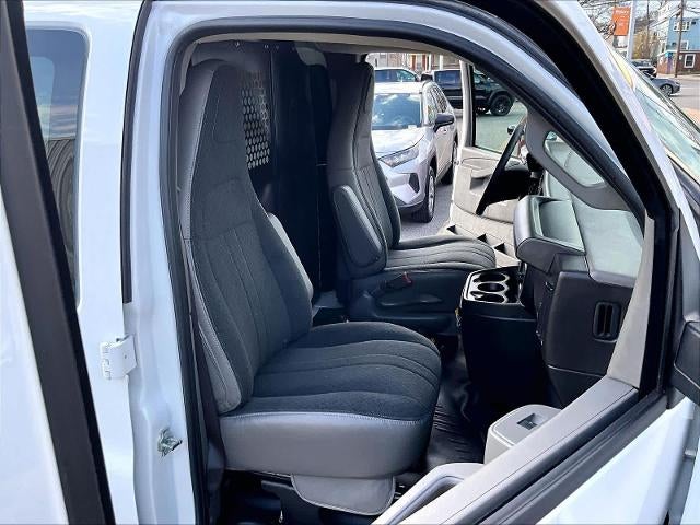 2024 Chevrolet Express Cargo Van RWD 2500 135"