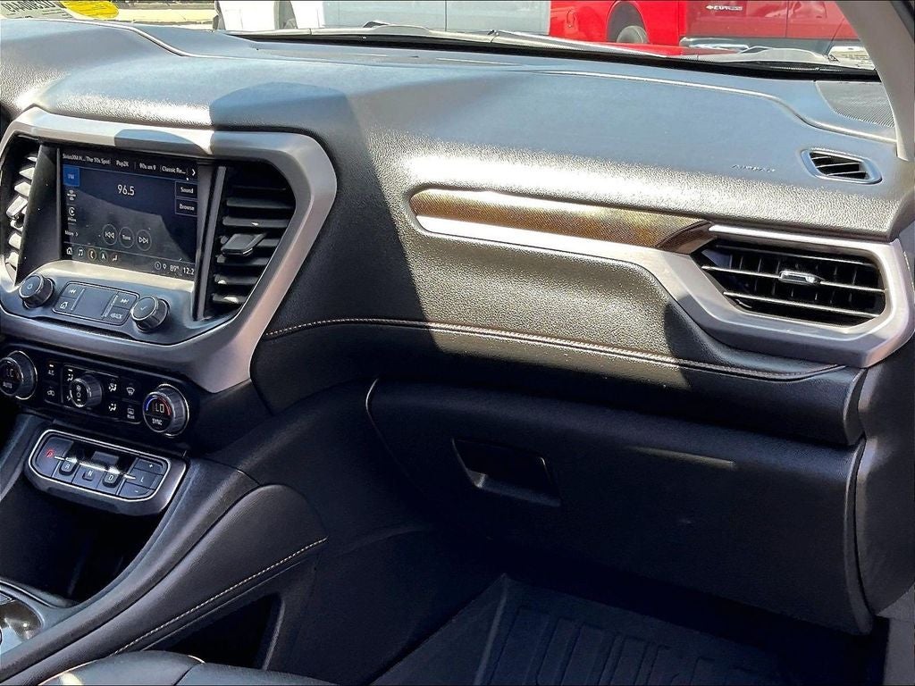 2023 GMC Acadia AT4
