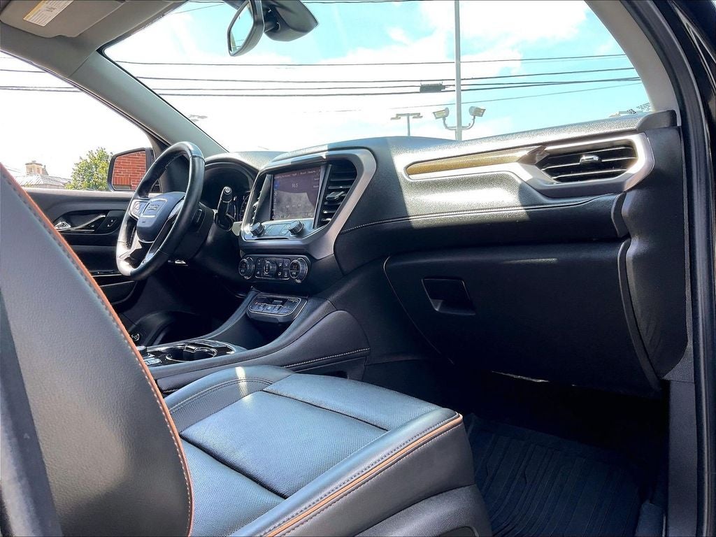 2023 GMC Acadia AT4