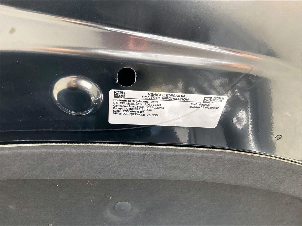 2023 GMC Acadia AT4