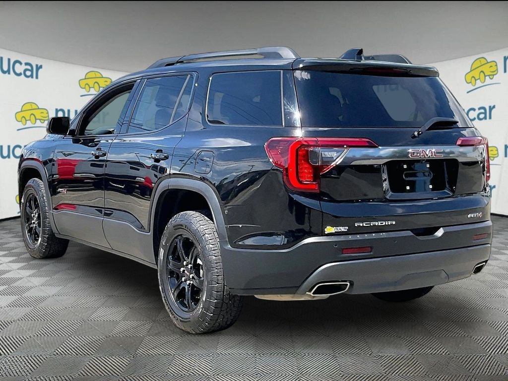 2023 GMC Acadia AT4