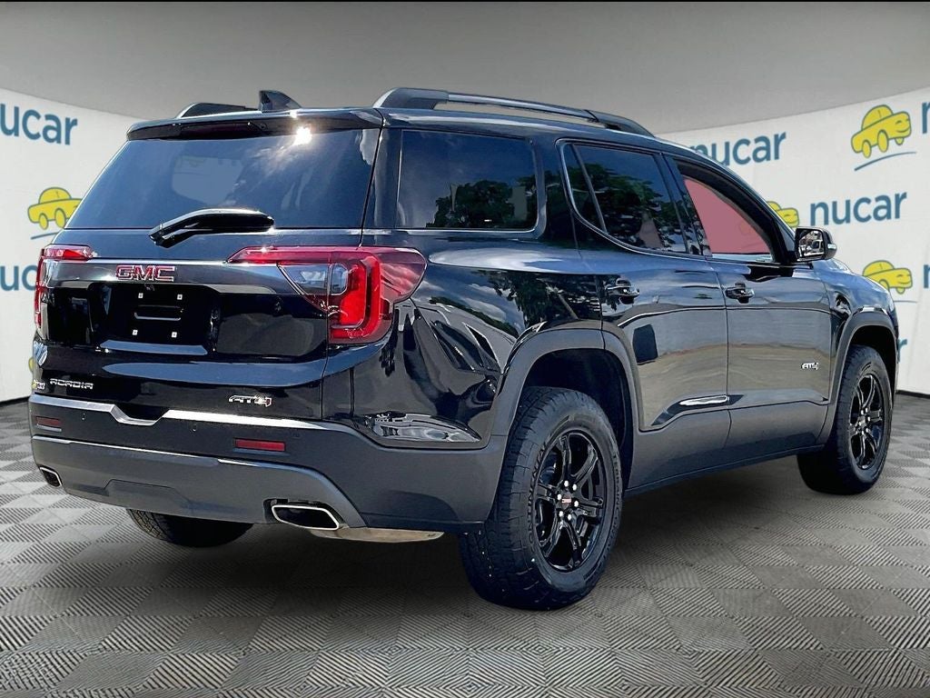 2023 GMC Acadia AT4