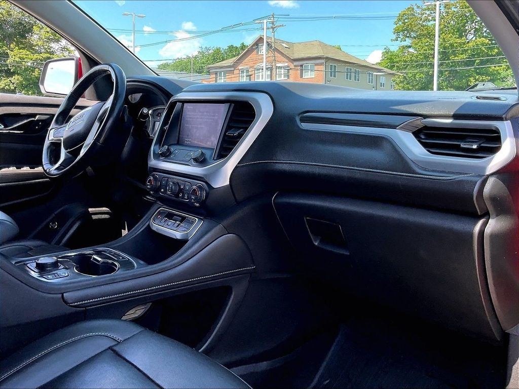 2022 GMC Acadia SLT