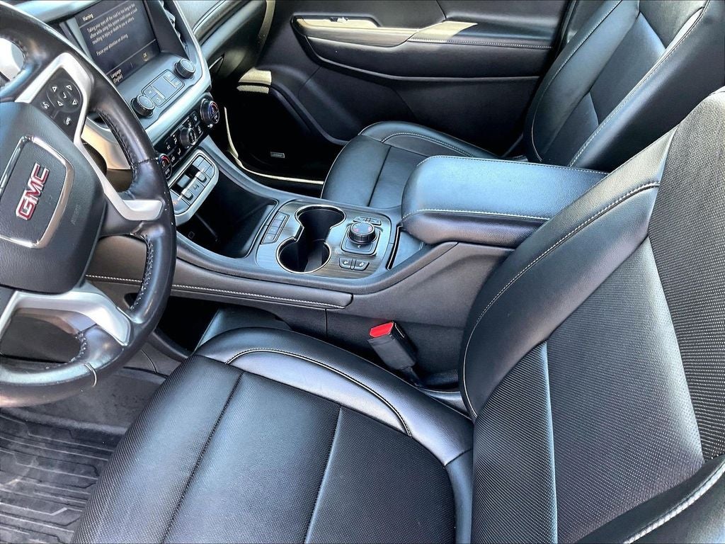 2022 GMC Acadia SLT