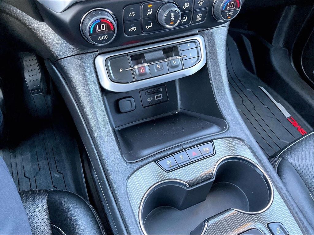 2022 GMC Acadia SLT