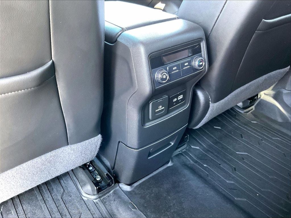 2022 GMC Acadia SLT
